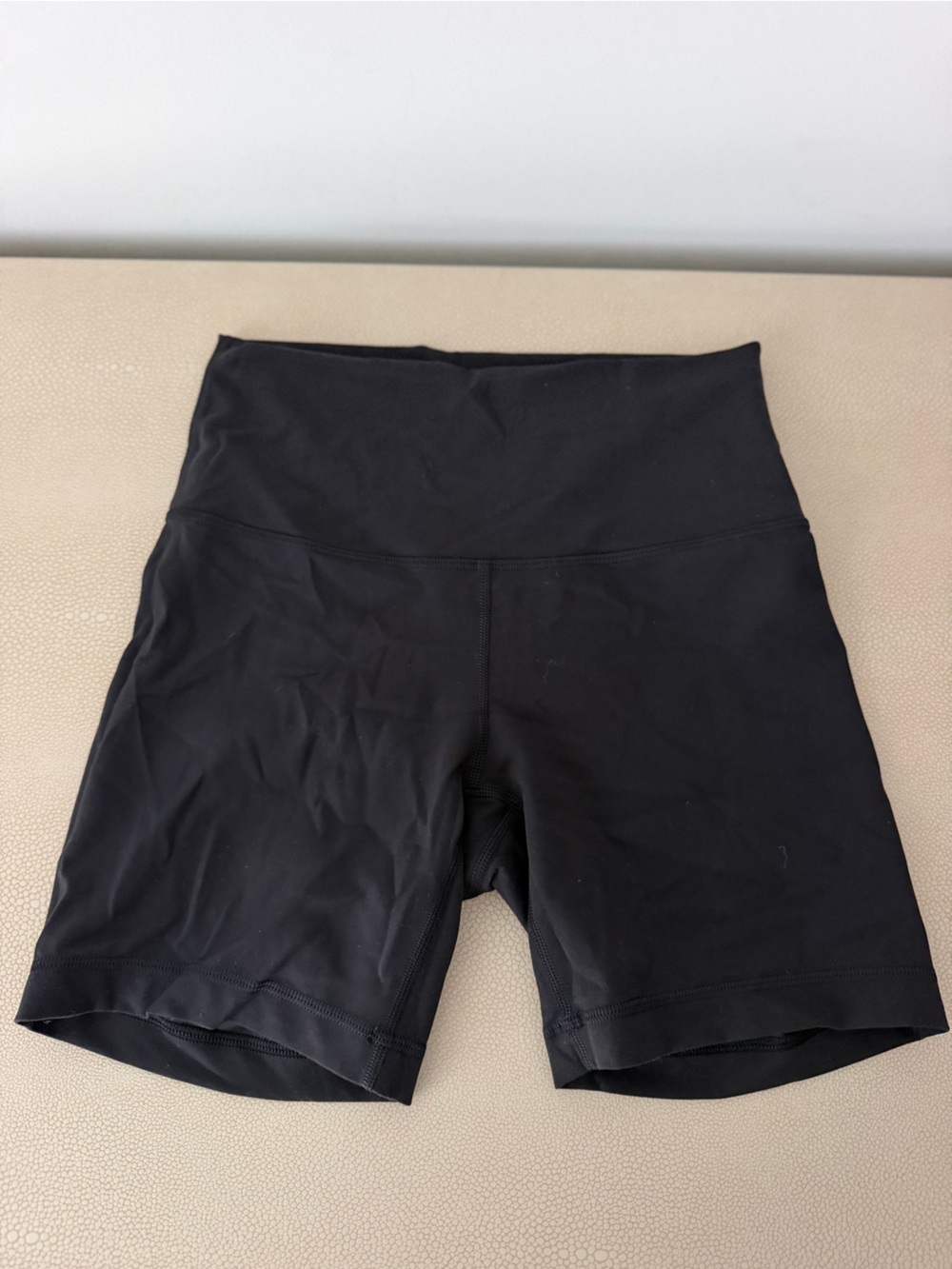 LULULEMON X SOUL CYCLE LONDON BIKE SHORTS, SIZE 6